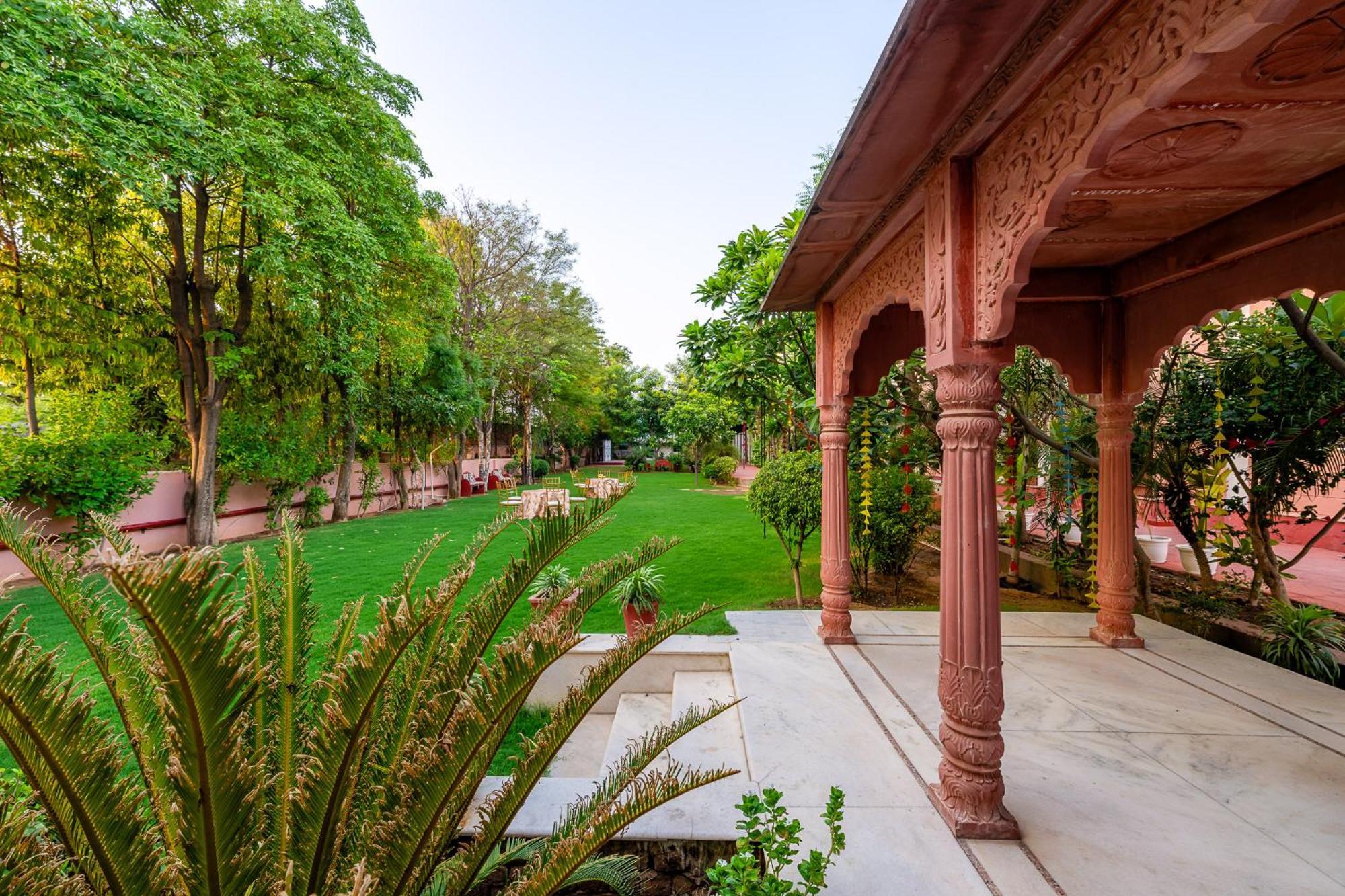 Nine Palms Resort Jaipur Exteriör bild